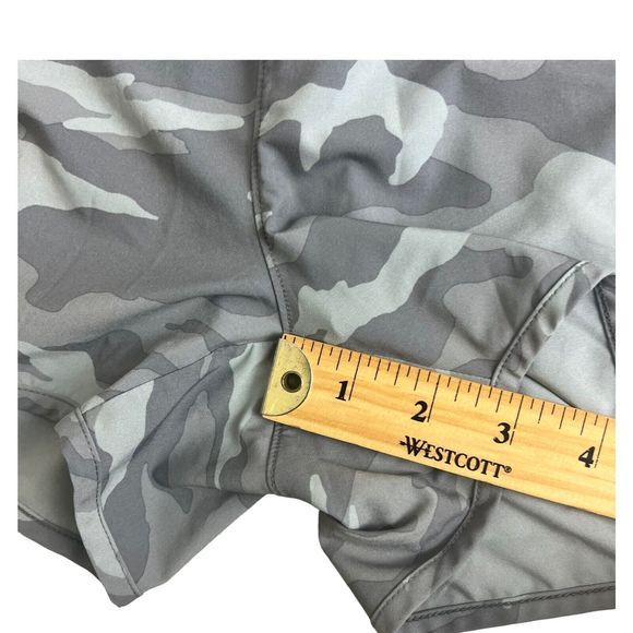 Athleta Girl Gray Camo Need‎ For Speed 2.5" Short XL 14 - Picture 5 of 10